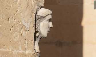 Lecce, la leggenda della "faccina": quel mascherone che racconta di un amore finito in tragedia